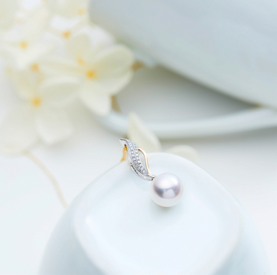 Diamond Wave South Sea White Pearl Pendant