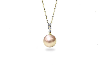 Graduated Diamond Edison Pearl Pendant-Kyllonen